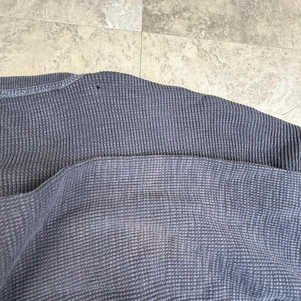 Y2K faded navy long sleeve thermal waffle knit - Picture 8 of 8